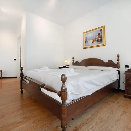 Topazio Apartment *